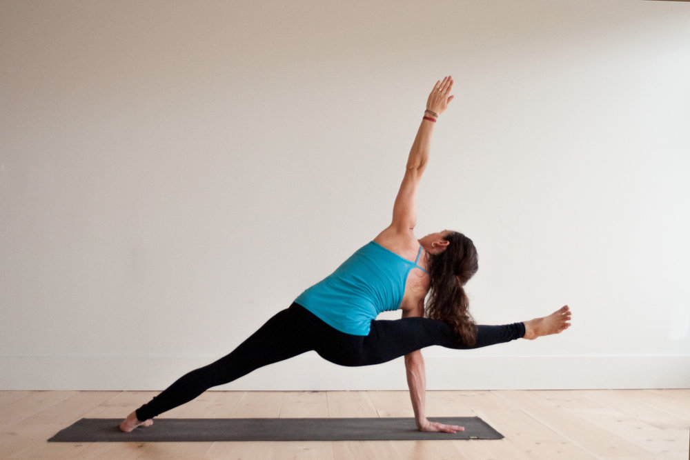 What is the difference between Vinyasa Flow and Ashtanga Vinyasa yoga ?