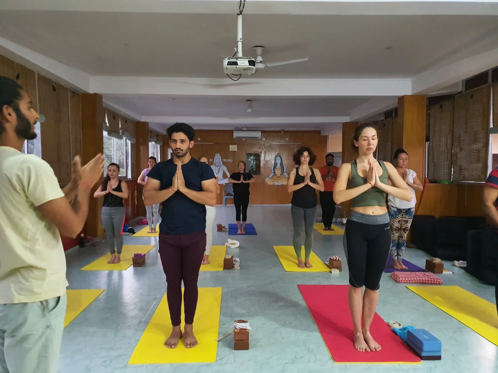 best-yoga-school-in-rishikesh