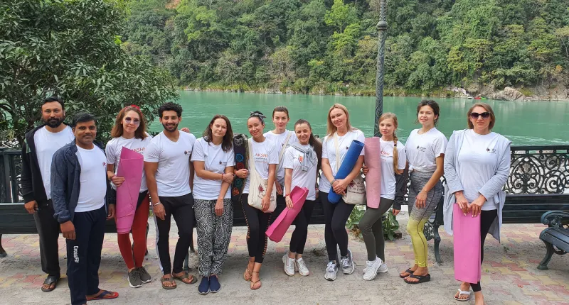 best-yoga-teacher-training-in-rishikesh