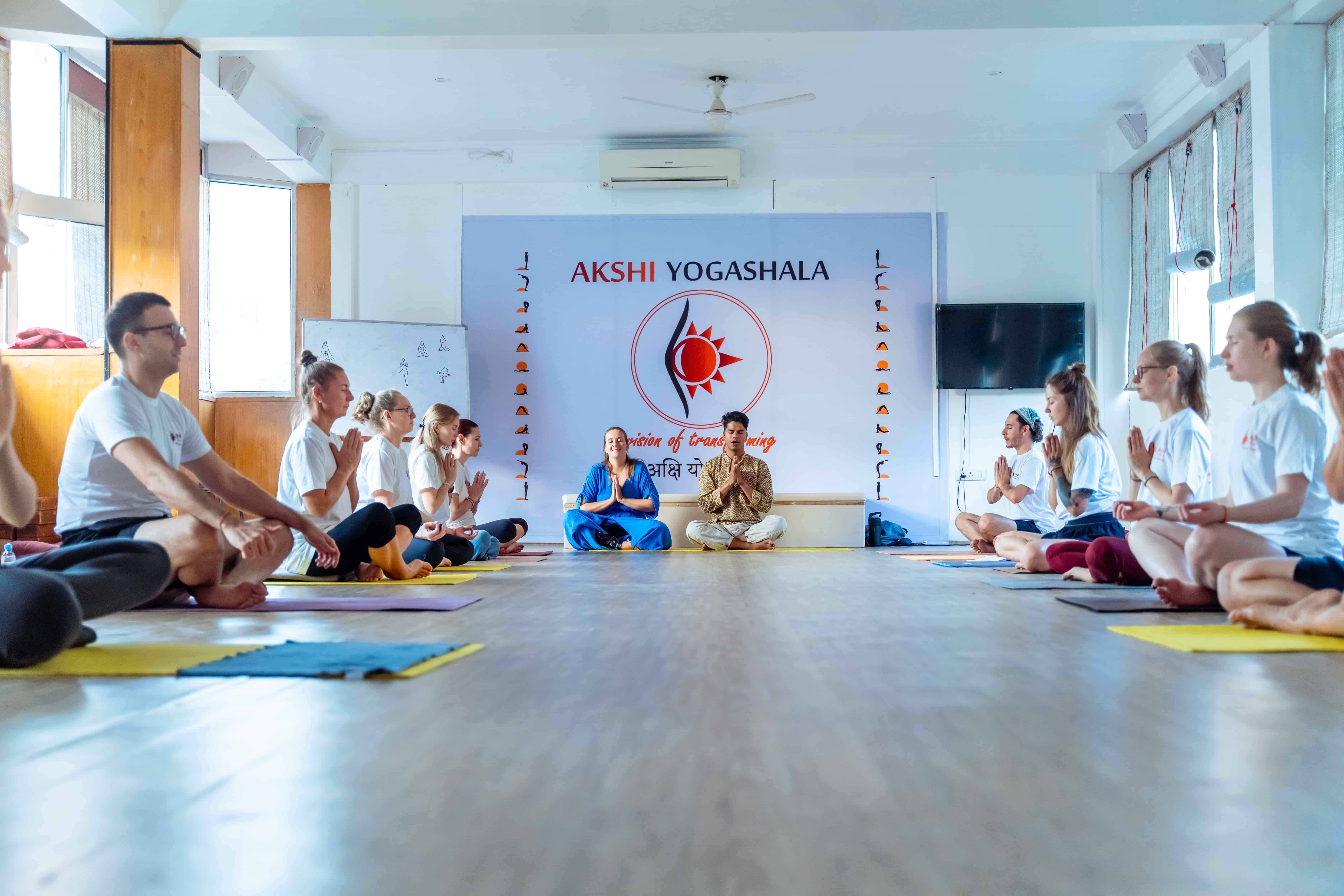 100-hour-pranayama-ttc